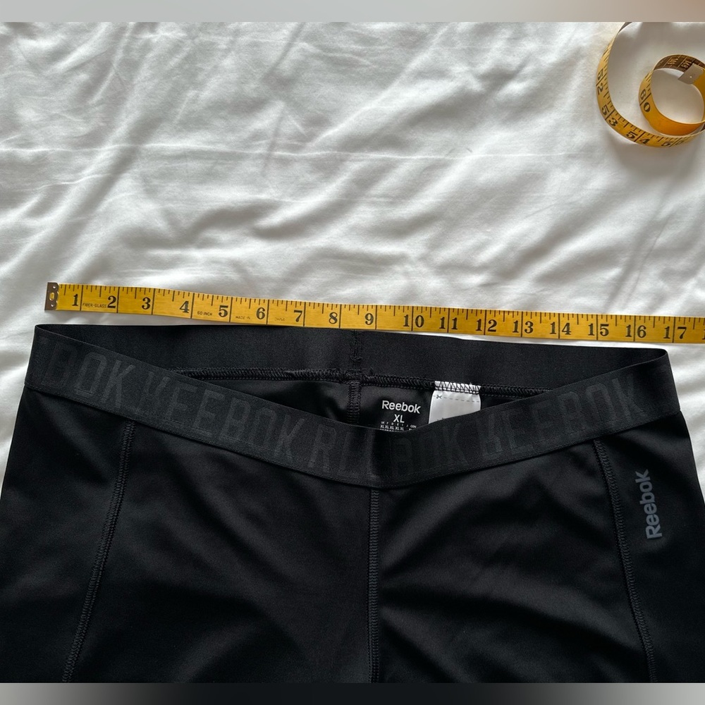 156 Reebok Basic Capri Leggings - Picture 3 of 4